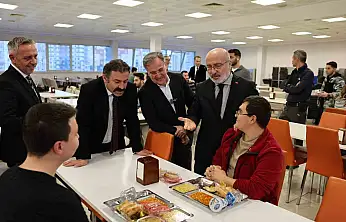 Başkan Özdoğan, KAYÜ öğrencileriyle iftar sofrasında buluştu