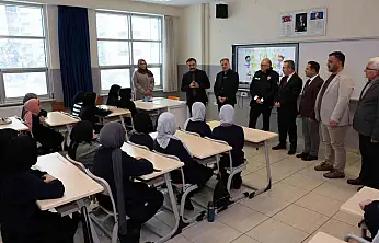 Başkan Özdoğan, öğrencilerin karne heyecanına ortak oldu