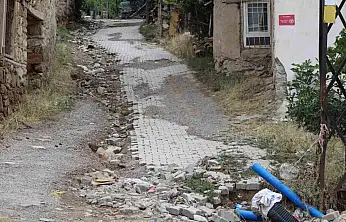 Başkan Öztürk, Derebağ Mahallesi'nde incelemelerde bulundu