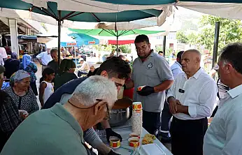 Başkan Öztürk kapalı pazar yerinde esnaf ve vatandaşlarla buluştu
