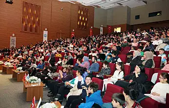 Başkan Yalçın'ın çocuklara hediyesi devam ediyor