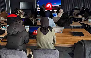 Bilişim Akademisi'nde Fen Bilgisi öğretmen adaylarına eğitim