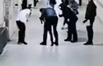 Boğazına cisim kaçan öğrenciyi, öğretmen Heimlich manevrasıyla kurtardı