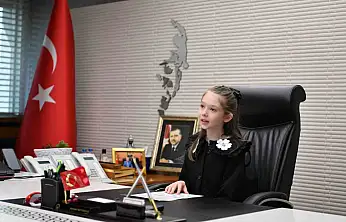 Büyükşehir'de başkanlık koltuğuna minik Zeynep oturdu