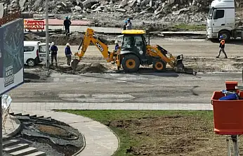 Büyükşehir'de pazar günü de durmak yok: Kartal Katlı Kavşağı'nda hummalı çalışma