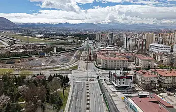 Büyükşehir'in Kartal Katlı Kavşağı Projesi'nde yoğun mesai