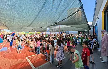 Büyükşehirden çocuklara unutulmaz yaz etkinliği: Çocuk kütüphanesinde su oyunları