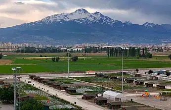 Büyükşehirin Doğal Ürünler Bahçesi'ne anlamlı ziyaret: TÜBİTAK 4004 projesiyle geleceğin çevrecileri yetişiyor