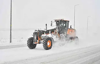 Büyükşehirin karla mücadele ekipleri tam kadro sahada