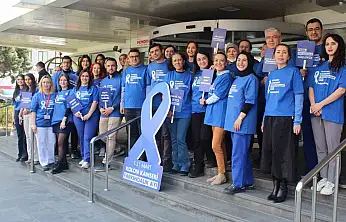Dünyada en sık görülen 3. kanser türüne mavi tişörtlerle dikkat çektiler