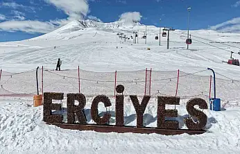 Erciyes'te kayak keyfi nisanda da sürecek