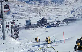 Erciyes'te Türkiye'nin en gelişmiş yapay karlama sistemiyle pistler sezona hazırlanıyor