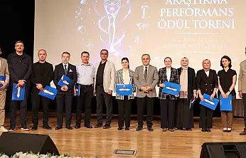 ERÜ'de '2025 Yılı Araştırma Performans Ödül Töreni' düzenlendi