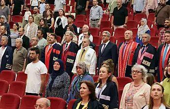 ERÜ'de lisansüstü mezuniyet sevinci yaşandı