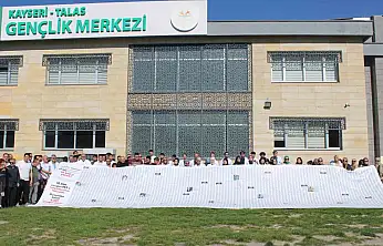 Gazze'de ölen çocukların ismi 12 metre uzunluğundaki pankarta sığmadı