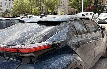 Gökten çamur yağdı, oto yıkamacılar ne yapacağını şaşırdı