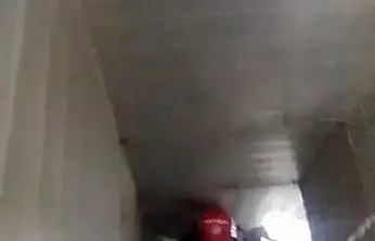 Havalandırma boşluğuna sıkışan kedi kurtarıldı