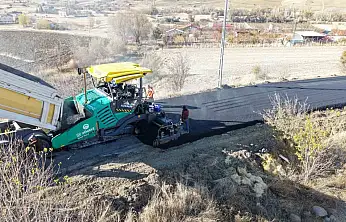 Höbek mahallesine 8 bin 600 tonluk sıcak asfalt