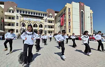 İlkokul öğrencileri 'Yaza Merhaba Şöleni' ile eğlendi