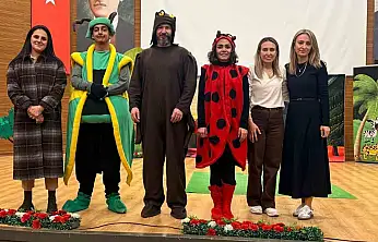 İlkokul öğrencilerinin tiyatro coşkusu