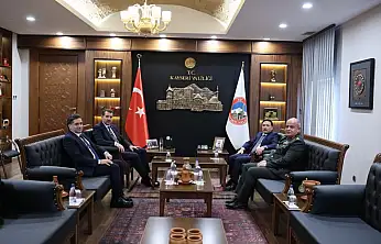 Kara Kuvvetleri Komutanı Tokel ve Bakan Yardımcısı Ayhan'dan Vali Çiçek'e ziyaret