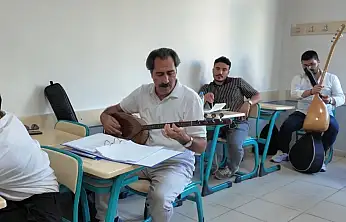 KAYMEK Şiir Atölyesi Kursu'nda gelenekten geleceğe sazlı sözlü yolculuk