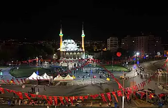 Kayseri'de 15 Temmuz'un yıl dönümünde camilerden sela yükseldi