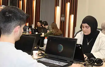 Kayseri'de gençleri uzayla buluşturan TUA Astro Hackathon Yarışması başladı