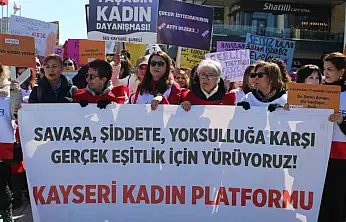Kayseri'de kadınlar kadın hakları için yürüdü