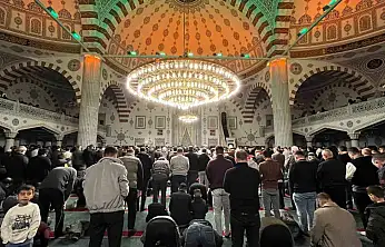 Kayseri'de Kadir Gecesi dualarla idrak edildi