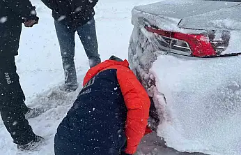 Kayseri'de kar yağışı sonrası mahsur kalan vatandaşlar kurtarıldı