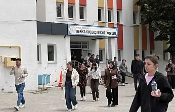 Kayseri'de polis geç kalan adayları sınava yetiştirmek için seferber oldu