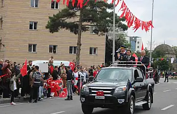 Kayseri'de Zafer Bayramı coşkuyla kutlandı