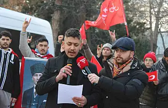 Kayserililerden Türk Bayrağı'na yapılan saldırıya tepki