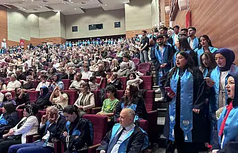 KAYÜ'de 'sadakat yeminli' mezuniyet