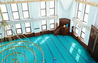 Kocasinan'da camiler Ramazan'da da gül kokuyor