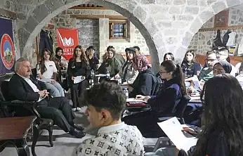 Melikgazi Belediyesi gençlerin hayallerine imza atmaya devam ediyor