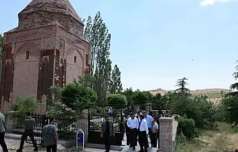 Melikgazi Türbesi Restorasyon ve Peyzaj Projesi için yerinde inceleme
