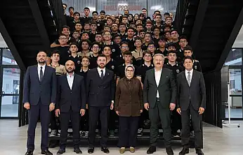Milletvekili Ayşe Böhürler, Havacılık Lisesi öğrencilerine tecrübelerini aktardı