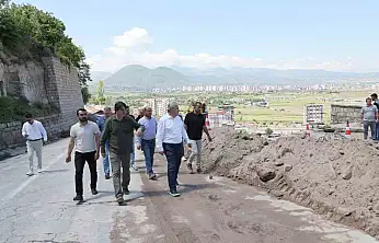 Mimarsinan mahallesinde çöken istinat duvarında inceleme yapıldı