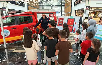 Minik itfaiyeciler, hem öğrendi hem eğlendi