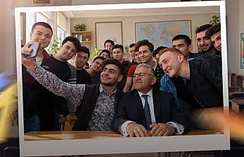 Öğrenci dostu başkandan yeni eğitim yılı mesajı: 'Geleceğimizi çocuklarımızla inşa ediyoruz'