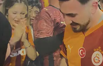 Şampiyonluk kutlamalarında evlilik teklifi sürprizi