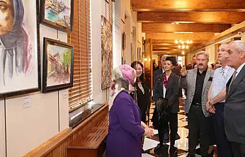Sanat Merkezi'nde karma resim sergisi açıldı
