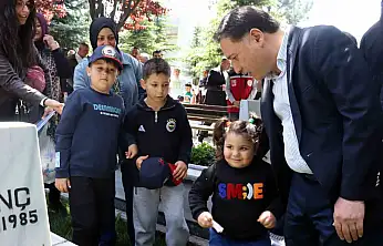 Şehitlikte hüzünlü arife