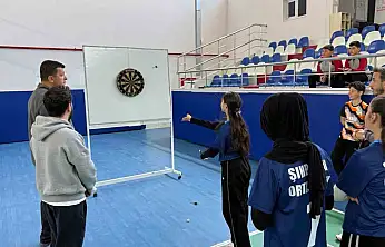 Tomarza'da 23 Nisan coşkusu masa tenisi ve dart turnuvalarıyla yaşandı