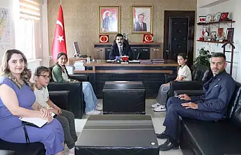 Tomarza'da en çok kitap okuyan öğrenciler ödüllendirildi