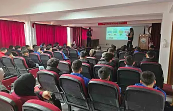 Tomarza'da lise öğrencilerine siber güvenlik semineri verildi