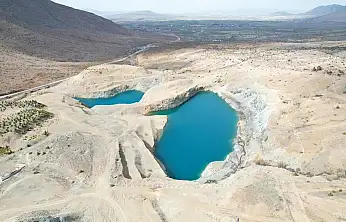 Tomarza'nın doğa harikası Mavi Göl, görenleri etkiliyor