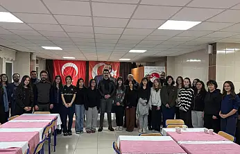 Tomarza protokolü öğrencilerle iftarda buluştu